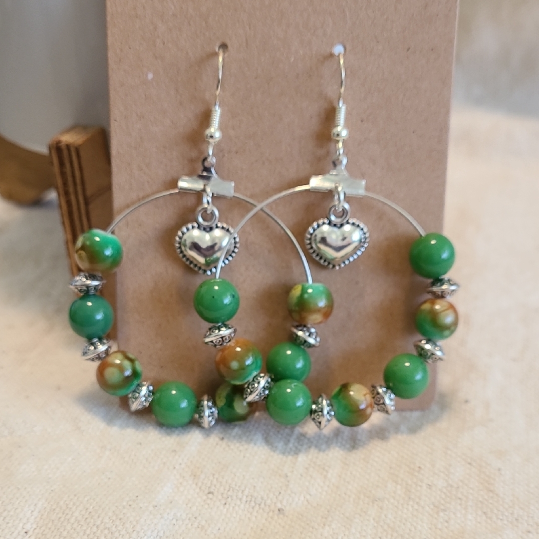 Handcrafted Green Beaded Heart Dangle Earrings New Ladies Dressy Event Wedding 16$